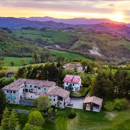 Cortebonomini Entire Apartment Sasso (Parma)