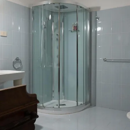 Cortebonomini Entire Apartment Sasso (Parma)
