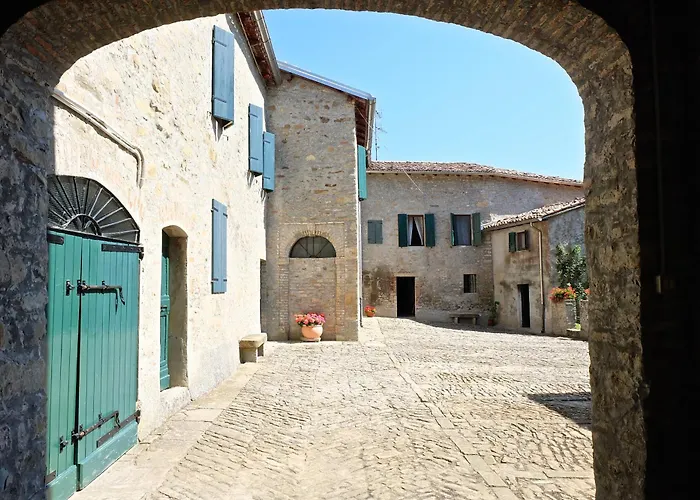 Cortebonomini Entire * Sasso (Parma)